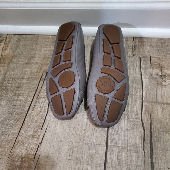 Shoes - Picture 3 of 3